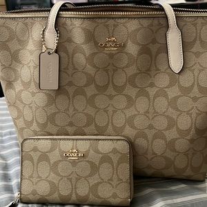 Gallery Tote In Signature Canvas with matching wallet